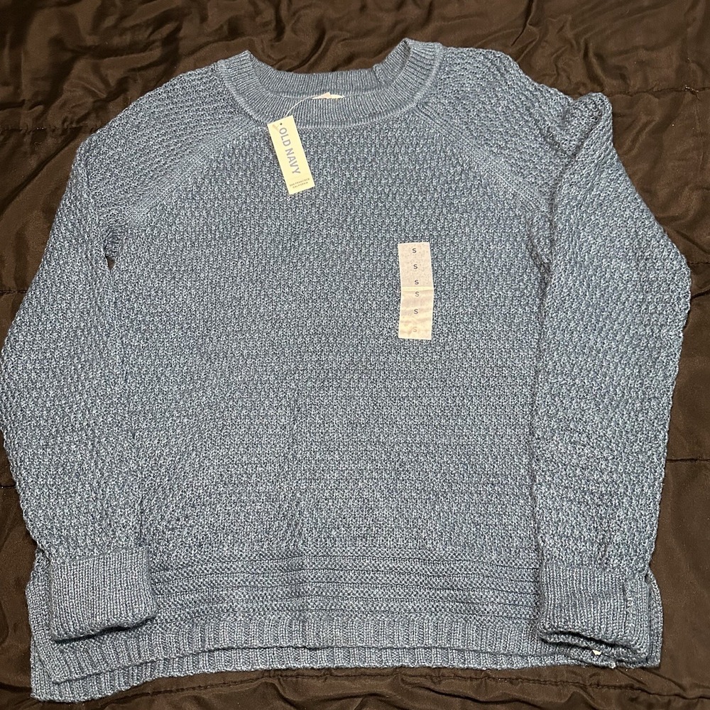 Old Navy Woman's knitted long sleeve New with tags !!!!